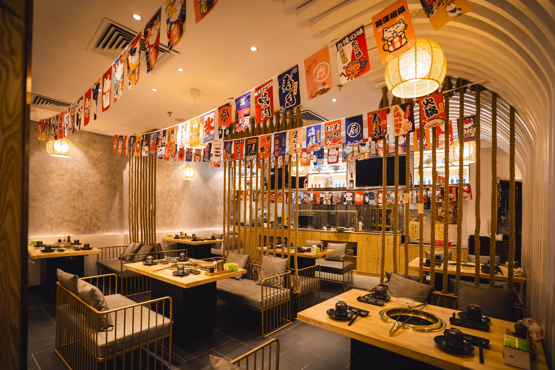 梧州如何通过深圳餐饮空间设计来确定餐厅的装修风格？